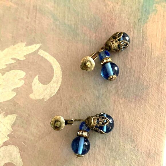 Blue glass Drop Clip earrings, in Silver, Vintage, Unmarked - Picture 3 of 4